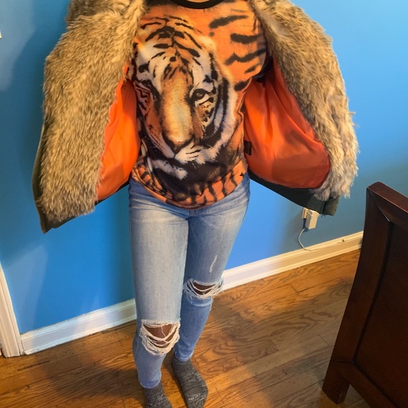 UNIF Bomber Jacket with faux fur - Picture 4 of 6